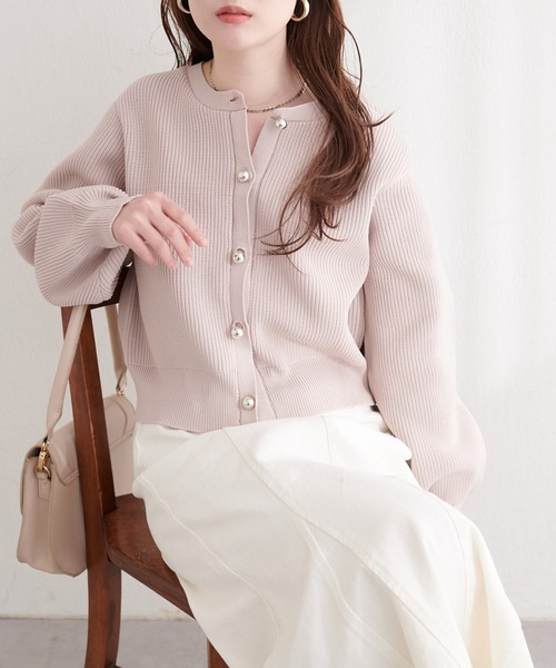natural couture（ナチュラルクチュール）の「ころりん釦片畦ポリニットカーディガン（カーディガン/ボレロ・レディース・グレイッシュベージュ/ピンクベージュ/オフホワイト/チャコールグレー/ラベンダー/ネイビー・FREE）」の20枚目の写真