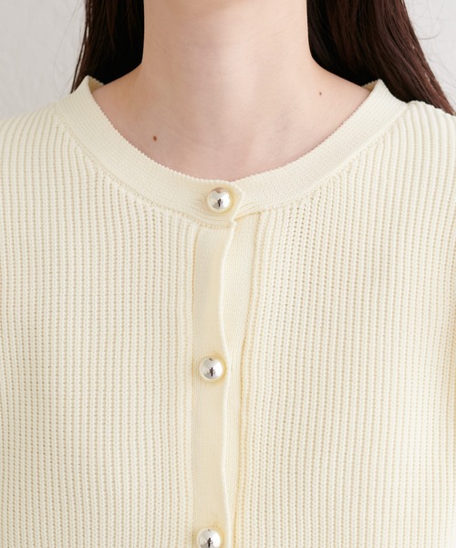 natural couture（ナチュラルクチュール）の「ころりん釦片畦ポリニットカーディガン（カーディガン/ボレロ・レディース・グレイッシュベージュ/ピンクベージュ/オフホワイト/チャコールグレー/ラベンダー/ネイビー・FREE）」の15枚目の写真