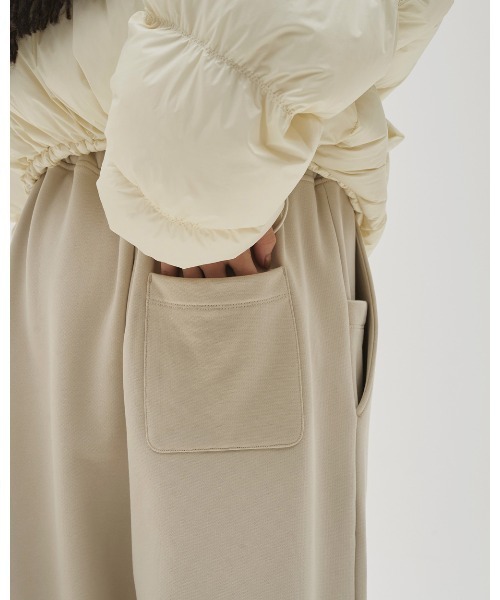 TODAYFUL（トゥデイフル）の「Tuck Sweat Pants（その他パンツ・レディース・インディゴブルー/アイボリー・36inch/38inch）」の6枚目の写真