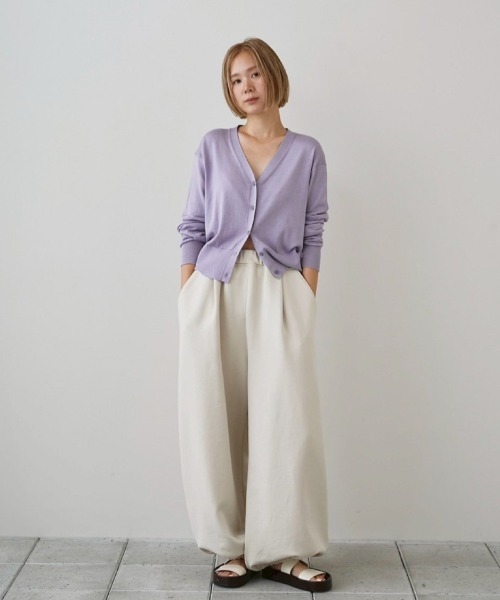 TODAYFUL（トゥデイフル）の「Tuck Sweat Pants（その他パンツ・レディース・インディゴブルー/アイボリー・36inch/38inch）」の16枚目の写真