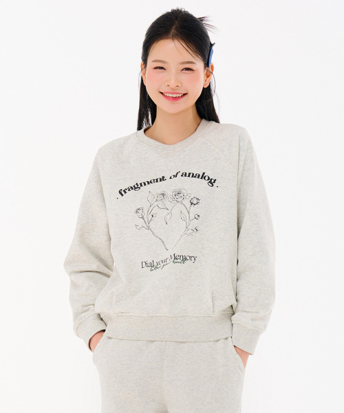 CHASECULT(チェイスカルト)の「レディース ラグラン グラフィック スウェットシャツ-FARG5163B05(Tシャツ/カットソー・レディース・オートミール・90/85)」の2枚目の写真