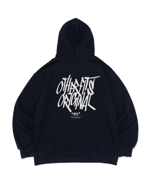 OTHERFITS（アザーフィッツ）の「[起毛/NO起毛] ストリートロゴフードパーカー (ネイビー)（パーカー・レディース・その他・SMALL/MEDIUM/LARGE/X-LARGE/S-M/M-L/L-XL/XL-XXL）」の2枚目の写真