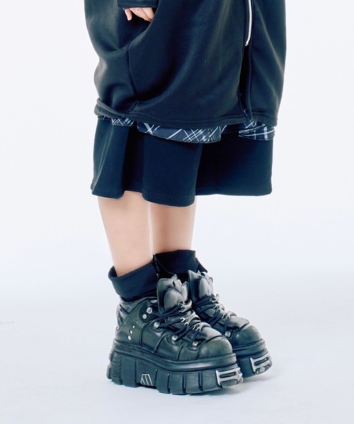 Never mind the XU / Chikashitsu+（ネバーマインド ザ エックスユー / チカシツプラス）の「【Nerd out XU】collar knee socks / 【ナードアウトエックスユー】カラーニーソックス <着用動画あり>（ソックス/靴下・レディース・グレー/ブラック/ホワイト・ONE SIZE）」の16枚目の写真