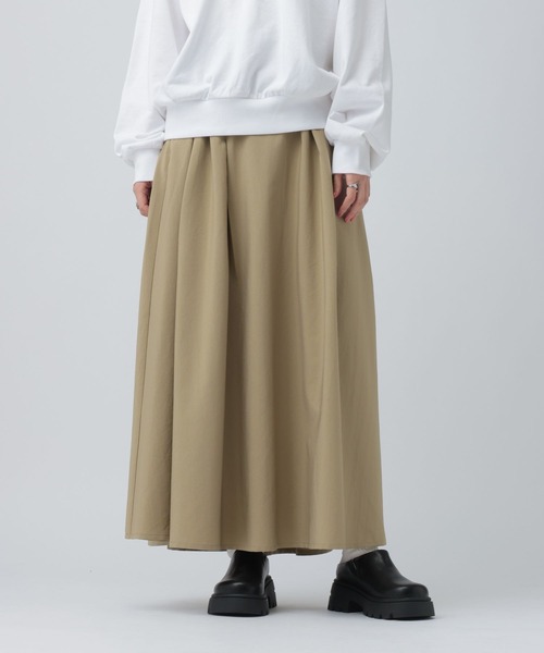 LEPSIM(レプシィム)の「タックギャザーフレアスカート 630172(スカート・レディース・ベージュ/ブラック・FREE)」の2枚目の写真