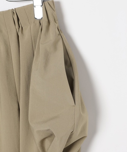 LEPSIM(レプシィム)の「タックギャザーフレアスカート 630172(スカート・レディース・ベージュ/ブラック・FREE)」の5枚目の写真