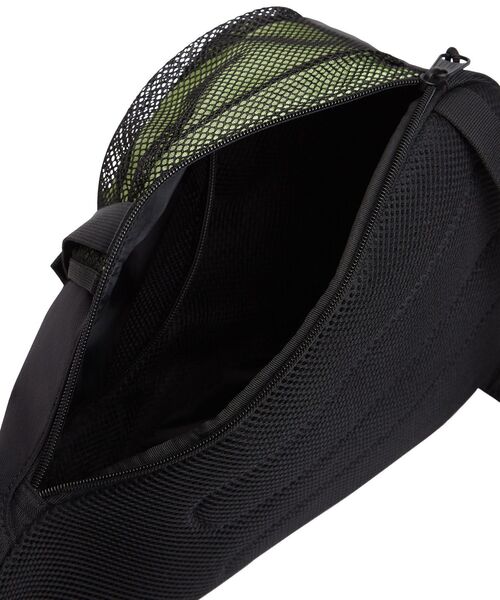 tommy jeans(トミー ジーンズ)の「アウトドアスリングバッグ(ボディバッグ/ウエストポーチ・メンズ・ブラック・FREE)」の4枚目の写真