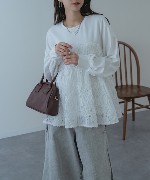 refinedworks(リファインドワークス)の「【refinedworks】異素材 ドッキング ペプラム シルエット プルオーバー(Tシャツ/カットソー・レディース・ホワイト/ブラック・FREE)」の1枚目の写真