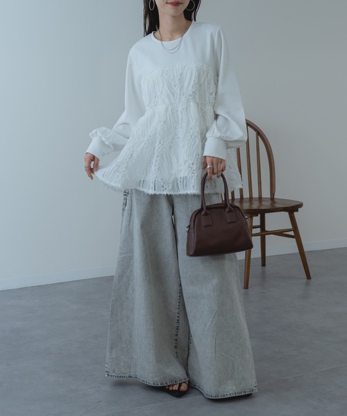 refinedworks(リファインドワークス)の「【refinedworks】異素材 ドッキング ペプラム シルエット プルオーバー(Tシャツ/カットソー・レディース・ホワイト/ブラック・FREE)」の4枚目の写真