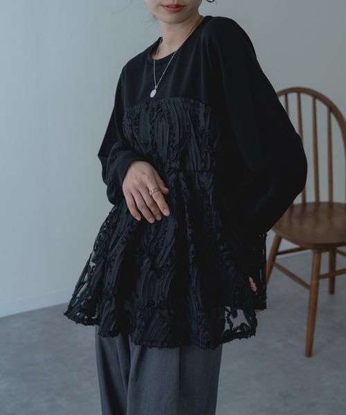 refinedworks(リファインドワークス)の「【refinedworks】異素材 ドッキング ペプラム シルエット プルオーバー(Tシャツ/カットソー・レディース・ホワイト/ブラック・FREE)」の13枚目の写真