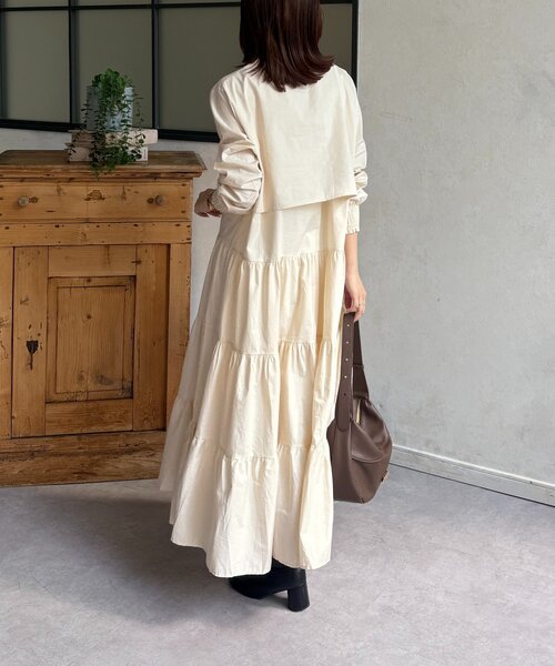 Thevon(ゼボン)の「シャーリングネックティアードワンピース(ワンピース・レディース・アイボリー/ブラック/キャメル・FREE)」の5枚目の写真