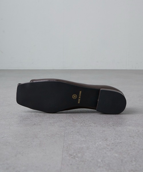 Lui's（ルイス）の「スクエアトゥカットアウトパンプス（パンプス・レディース・ブラック/ブラウン・M/L）」の6枚目の写真