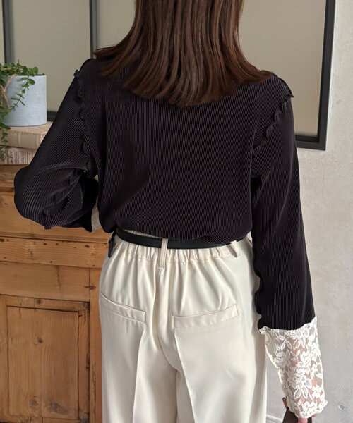 Thevon(ゼボン)の「袖先切替プリーツメロープルオーバー(Tシャツ/カットソー・レディース・ブラック/グリーン系その他2/ホワイト系その他/アイボリー・FREE)」の12枚目の写真