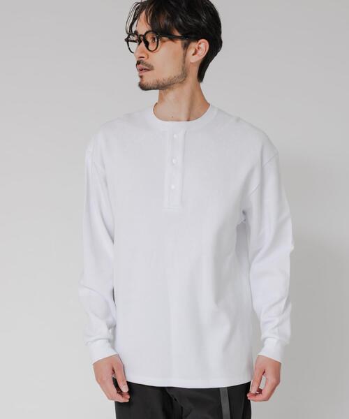 URBAN RESEARCH(アーバンリサーチ)の「『UR TECH』度詰めワッフルヘンリーロングスリーブ(Tシャツ/カットソー・メンズ・ブラック/オートミール/ホワイト/ライトグレー・MEDIUM/LARGE)」の7枚目の写真