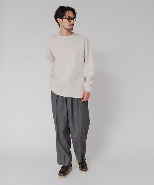 URBAN RESEARCH(アーバンリサーチ)の「『UR TECH』度詰めワッフルヘンリーロングスリーブ(Tシャツ/カットソー・メンズ・ブラック/オートミール/ホワイト/ライトグレー・MEDIUM/LARGE)」の16枚目の写真
