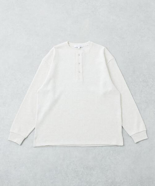 URBAN RESEARCH(アーバンリサーチ)の「『UR TECH』度詰めワッフルヘンリーロングスリーブ(Tシャツ/カットソー・メンズ・ブラック/オートミール/ホワイト/ライトグレー・MEDIUM/LARGE)」の18枚目の写真