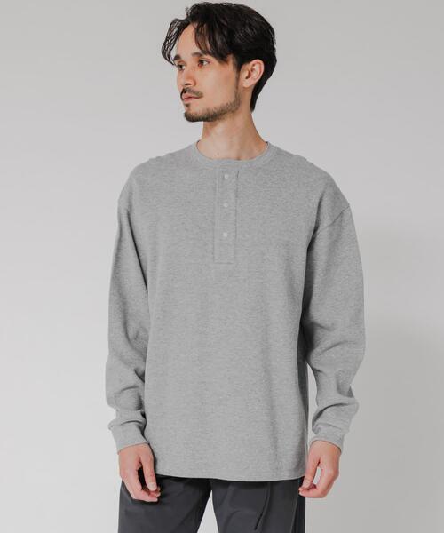 URBAN RESEARCH(アーバンリサーチ)の「『UR TECH』度詰めワッフルヘンリーロングスリーブ(Tシャツ/カットソー・メンズ・ブラック/オートミール/ホワイト/ライトグレー・MEDIUM/LARGE)」の21枚目の写真