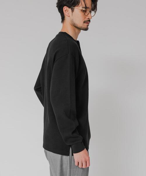 URBAN RESEARCH（アーバンリサーチ）の「『UR TECH』度詰めワッフルヘンリーロングスリーブ（Tシャツ/カットソー・メンズ・ブラック/オートミール/ホワイト/ライトグレー・MEDIUM/LARGE）」の5枚目の写真