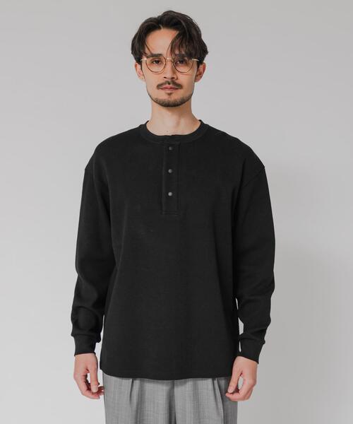 URBAN RESEARCH（アーバンリサーチ）の「『UR TECH』度詰めワッフルヘンリーロングスリーブ（Tシャツ/カットソー・メンズ・ブラック/オートミール/ホワイト/ライトグレー・MEDIUM/LARGE）」の6枚目の写真