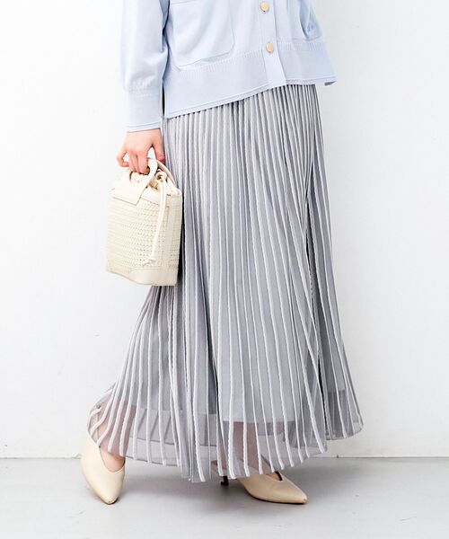 le.coeur blanc(ルクールブラン)の「ストライプフレアニットスカート(スカート・レディース・グレー系その他2/ホワイト系その他2・38)」の2枚目の写真