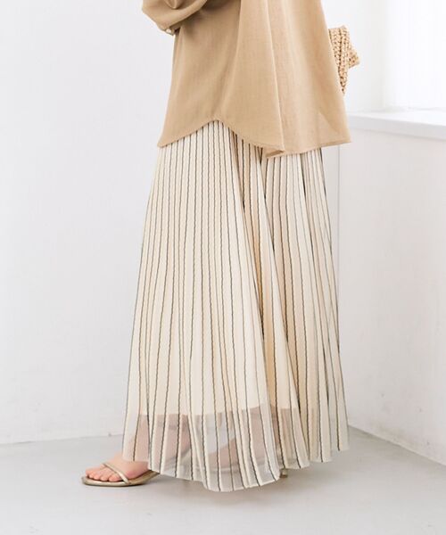 le.coeur blanc(ルクールブラン)の「ストライプフレアニットスカート(スカート・レディース・グレー系その他2/ホワイト系その他2・38)」の5枚目の写真