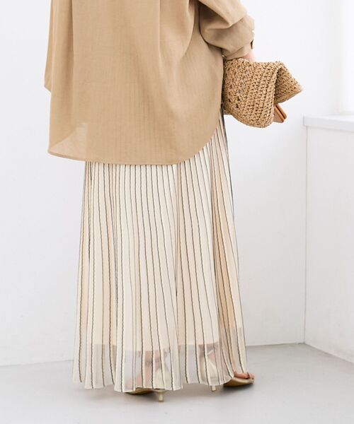 le.coeur blanc(ルクールブラン)の「ストライプフレアニットスカート(スカート・レディース・グレー系その他2/ホワイト系その他2・38)」の6枚目の写真