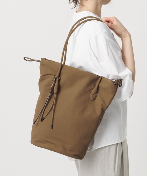 ＆MyuQ（アンドミューク）の「＜&MyuQ＞ HEBEr N DRAWSTRING（ショルダーバッグ・レディース・オリーブ・FREE）」の2枚目の写真