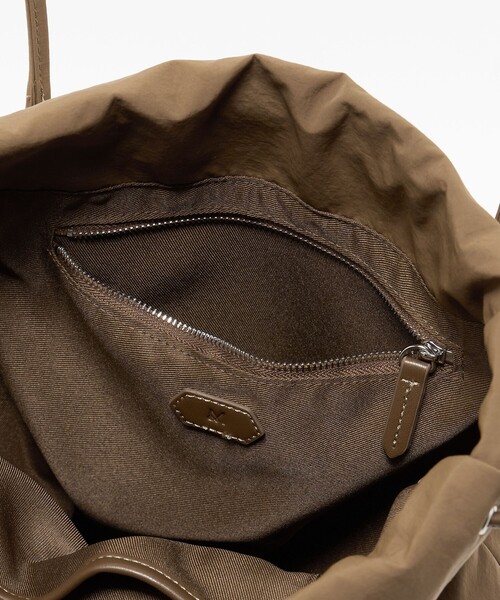 ＆MyuQ（アンドミューク）の「＜&MyuQ＞ HEBEr N DRAWSTRING（ショルダーバッグ・レディース・オリーブ・FREE）」の13枚目の写真