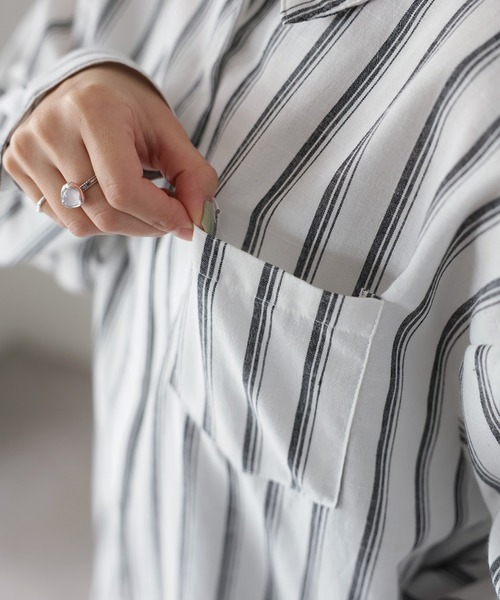 Riberry（リベリー）の「コットンストライプシャツ（シャツ/ブラウス・レディース・ブラック/オフホワイト/ベージュ・MEDIUM）」の7枚目の写真