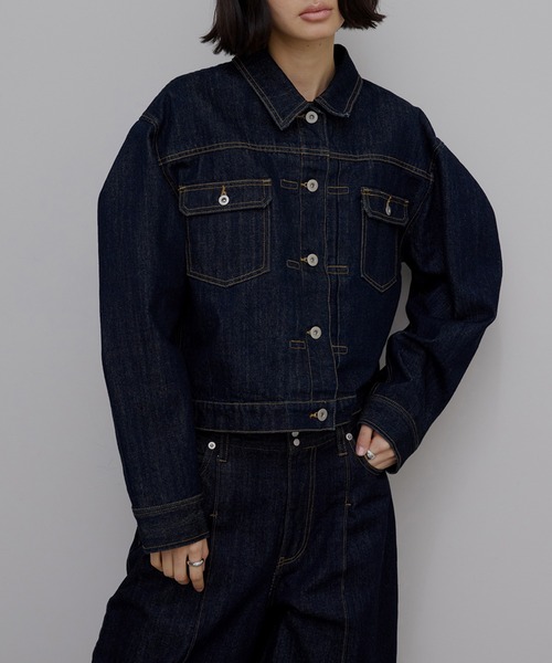 Ameri(アメリ)の「JAPAN MADE BACK FLARE DENIM JACKET(デニムジャケット・レディース・インディゴブルー/ブルー・MEDIUM/SMALL)」の2枚目の写真