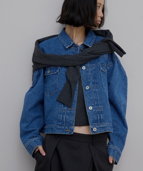 Ameri(アメリ)の「JAPAN MADE BACK FLARE DENIM JACKET(デニムジャケット・レディース・インディゴブルー/ブルー・MEDIUM/SMALL)」の9枚目の写真