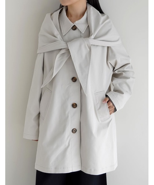 Re:EDIT（リエディ）の「ミリタリーツイルスカーフ付きミドルコート（トレンチコート・レディース・アイボリー/ブラック/ベージュ・MEDIUM）」の2枚目の写真