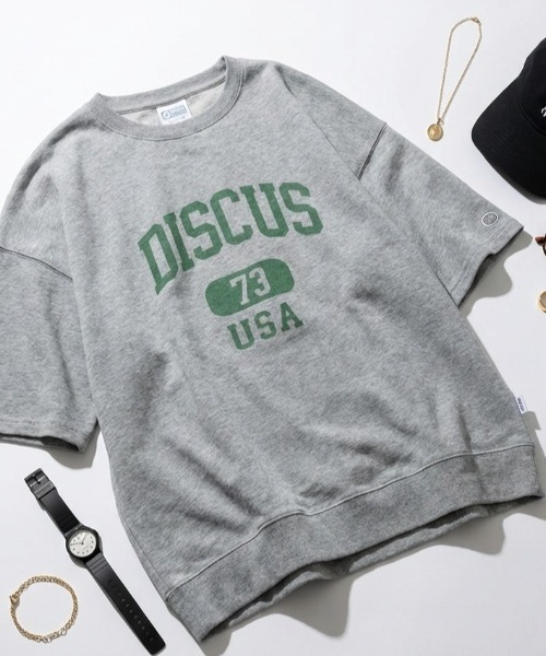 DISCUS（ディスカス）の「2026SS DISCUS/ディスカス カレッジロゴ ワンポイントロゴ刺繍 オーバーサイズ 半袖スウェットTシャツ（Tシャツ/カットソー・レディース・ブルー/グレー/サックスブルー/ブラック/レッド/ホワイト・L/M）」の3枚目の写真