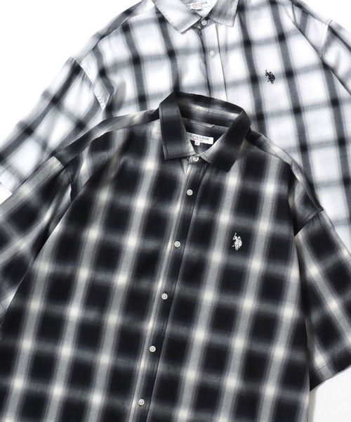 U.S. POLO ASSN.(ユーエスポロアッスン)の「U.S. POLO ASSN./ユーエスポロアッスン 別注 Oxford Ombre Shirt/オーバーサイズ オックス無地 オンブレチェック ロゴ ワンポイント刺繍 レギュラーカラーシャツ/半袖シャツ/レディース メンズ(シャツ/ブラウス・メンズ・ホワイト/ホワイト系その他/ブルー/ブラック系その他・M/L/LL)」の3枚目の写真