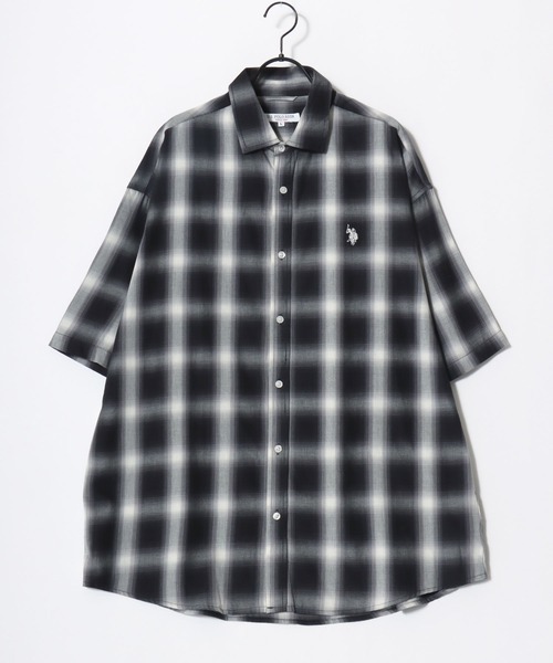 U.S. POLO ASSN.(ユーエスポロアッスン)の「U.S. POLO ASSN./ユーエスポロアッスン 別注 Oxford Ombre Shirt/オーバーサイズ オックス無地 オンブレチェック ロゴ ワンポイント刺繍 レギュラーカラーシャツ/半袖シャツ/レディース メンズ(シャツ/ブラウス・メンズ・ホワイト/ホワイト系その他/ブルー/ブラック系その他・M/L/LL)」の15枚目の写真