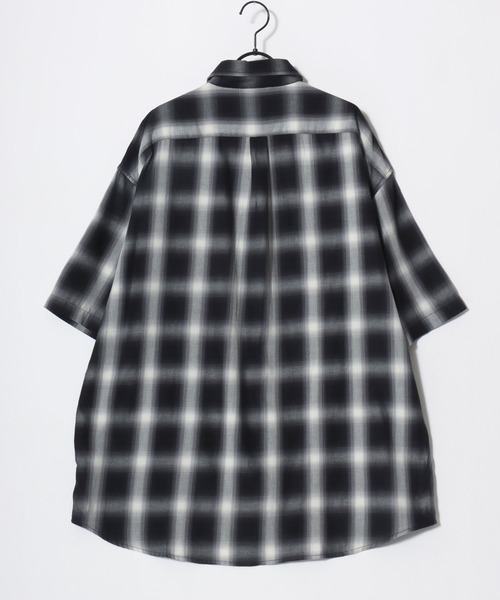 U.S. POLO ASSN.(ユーエスポロアッスン)の「U.S. POLO ASSN./ユーエスポロアッスン 別注 Oxford Ombre Shirt/オーバーサイズ オックス無地 オンブレチェック ロゴ ワンポイント刺繍 レギュラーカラーシャツ/半袖シャツ/レディース メンズ(シャツ/ブラウス・メンズ・ホワイト/ホワイト系その他/ブルー/ブラック系その他・M/L/LL)」の16枚目の写真