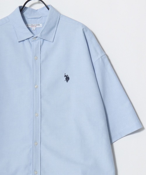 U.S. POLO ASSN.(ユーエスポロアッスン)の「U.S. POLO ASSN./ユーエスポロアッスン 別注 Oxford Ombre Shirt/オーバーサイズ オックス無地 オンブレチェック ロゴ ワンポイント刺繍 レギュラーカラーシャツ/半袖シャツ/レディース メンズ(シャツ/ブラウス・メンズ・ホワイト/ホワイト系その他/ブルー/ブラック系その他・M/L/LL)」の6枚目の写真