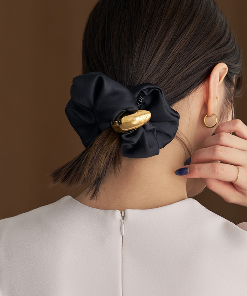 Noble(ノーブル)の「in mood/インムード STONE scrunchie(シュシュ・レディース・ホワイト/ブラック・FREE)」の2枚目の写真