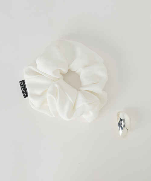 Noble(ノーブル)の「in mood/インムード STONE scrunchie(シュシュ・レディース・ホワイト/ブラック・FREE)」の11枚目の写真