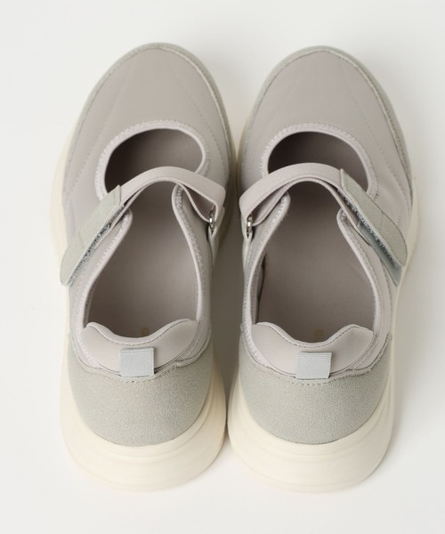 GLOBAL WORK（グローバルワーク）の「エアかるメリージェーンスニーカー/645040（スニーカー・レディース・ライトグレー/ダークブラウン/ブラック・MEDIUM/LARGE）」の8枚目の写真
