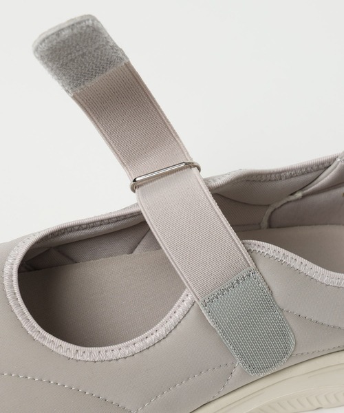 GLOBAL WORK（グローバルワーク）の「エアかるメリージェーンスニーカー/645040（スニーカー・レディース・ライトグレー/ダークブラウン/ブラック・MEDIUM/LARGE）」の12枚目の写真