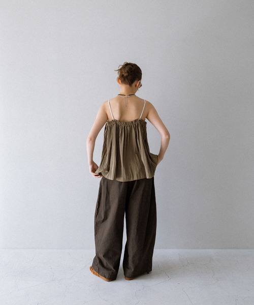 KBF（ケイビーエフ）の「バイカラークリンクルビスチェ（その他トップス・レディース・グリーン系その他/ホワイト系その他/グレー系その他・ONE）」の21枚目の写真