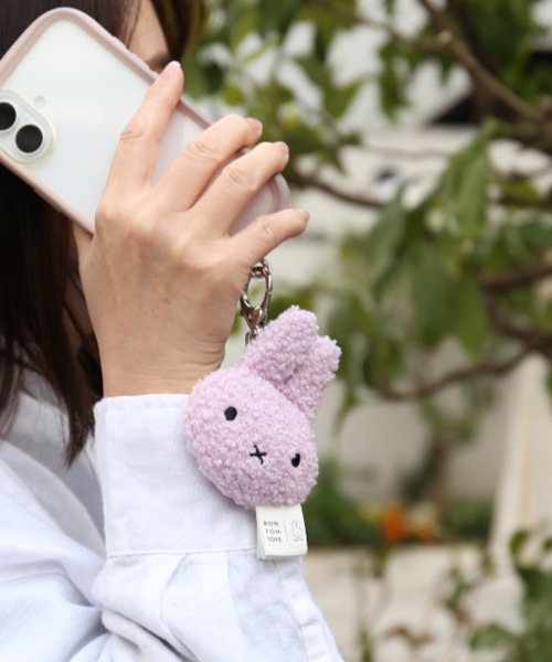 Dick Bruna(ディックブルーナ)の「BON TON TOYS miffy keychain Tiny Teddy(キーホルダー・レディース・ベージュ/ラベンダー/クリーム/ライトピンク・FREE)」の3枚目の写真