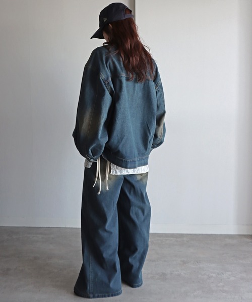 COURO(コウロ)の「オーバーダイ/ケミカル加工オーバーサイズデニムGジャン(デニムジャケット・レディース・ブルー/サックスブルー/ブラウン/イエロー・M)」の17枚目の写真