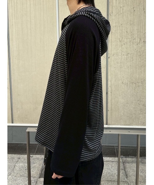 Never mind the XU / Chikashitsu+(ネバーマインド ザ エックスユー / チカシツプラス)の「【nmtc+】border raglan long sleeve / 【エヌエムティーシープラス】フード付きボーダーラグラン長袖Tシャツ(Tシャツ/カットソー・メンズ・ブラック・M)」の8枚目の写真