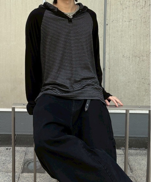 Never mind the XU / Chikashitsu+(ネバーマインド ザ エックスユー / チカシツプラス)の「【nmtc+】border raglan long sleeve / 【エヌエムティーシープラス】フード付きボーダーラグラン長袖Tシャツ(Tシャツ/カットソー・メンズ・ブラック・M)」の6枚目の写真