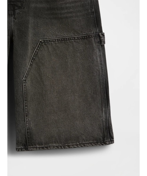 GAP(ギャップ)の「12.5インチ スーパーバギー カーペンター デニムショートパンツ(デニムパンツ・メンズ・ブラック・36W/34W/32W/30W/28W)」の5枚目の写真
