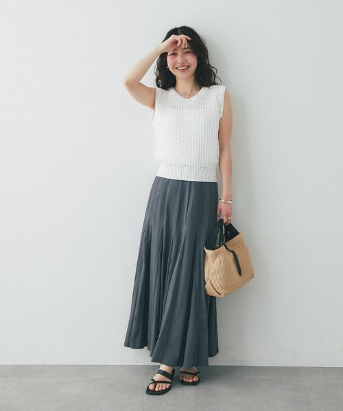 La boutique BonBon(ラブティックボンボン)の「【ゆれる美シルエット】レーヨンナイロンマチマーメイドスカート(スカート・レディース・サックスブルー/チャコールグレー/オフホワイト・PM/38/36)」の9枚目の写真