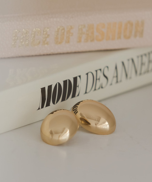 Noble(ノーブル)の「《追加》PETIT MOMENTS/プティモーメント Oval Stud Earrings(ピアス(両耳用)・レディース・ゴールド/シルバー・FREE)」の3枚目の写真
