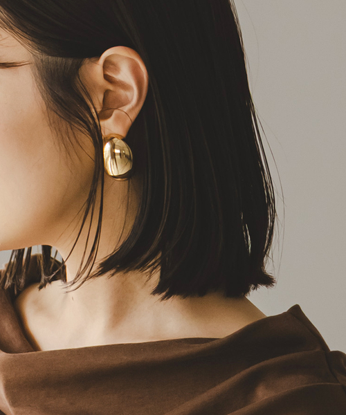 Noble(ノーブル)の「《追加》PETIT MOMENTS/プティモーメント Oval Stud Earrings(ピアス(両耳用)・レディース・ゴールド/シルバー・FREE)」の4枚目の写真