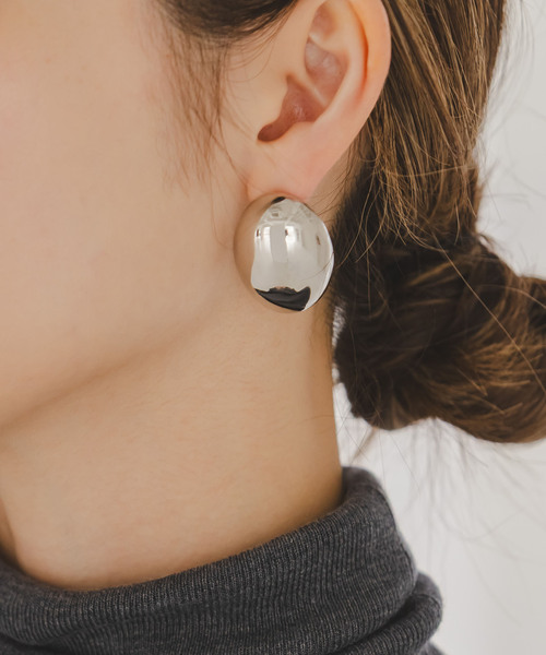 Noble(ノーブル)の「《追加》PETIT MOMENTS/プティモーメント Oval Stud Earrings(ピアス(両耳用)・レディース・ゴールド/シルバー・FREE)」の7枚目の写真